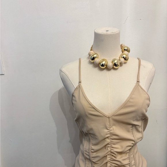 Chic Gold and Cream Beaded Necklace - Picture 5 of 7